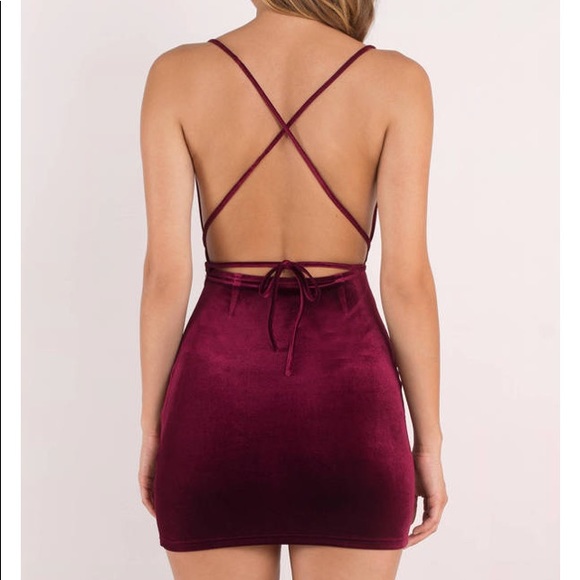 TOBI Velvet Plunge Criss Cross Halter Party Dress - Picture 4 of 7